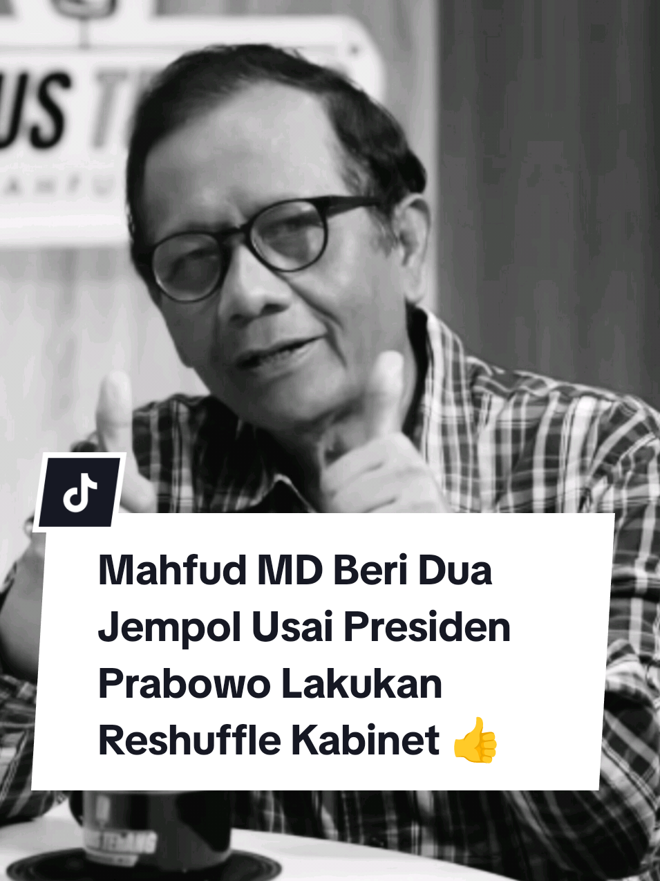 Mahfud MD angkat dua jempol sebagai apresiasi atas reshuffle kabinet yang dilakukan Presiden Prabowo 👍 #ReshuffleKabinet #MahfudMD  #PrabowoSubianto #PrabowoPapaDunia #PresidenKhatulistiwa 