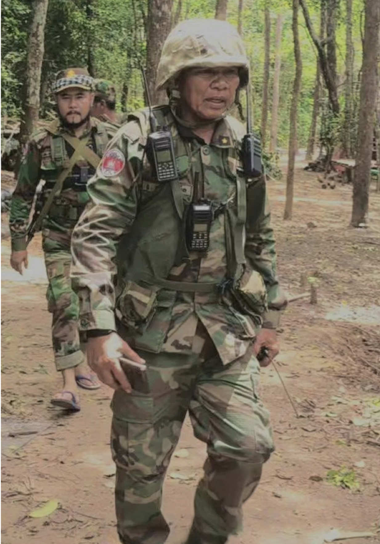 ឧត្តមសេនីយ៍ត្រី​ ឃឹម​ ឃឿន​ មេបញ្ជាការវរសេនាតូចអន្ដរាគមន៍លេខ​ ៣៧១​ ប្រចាំទិសទី១ប្រាសាទព្រះវិហារ​ 🇰🇭