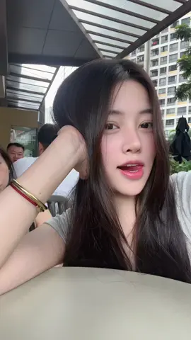 e k chờ