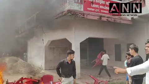 बीरगंज २४ रामगढ़वा स्थित एमाले पार्टी कार्यालयमा तोड़फोड़