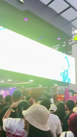 GILA! capek banget ketawa krn bintang Coachella @Ibu Owner Lolly Caffe  Semangat ya ul @tutorial hidup pegangin papan nya🤣 #pestapora2025 #lollycafe #nixxperience 