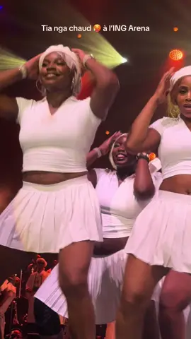 Tia nga chaud 🥵  #koffiolomide  #pourtoii  #ingarena🇧🇪  #musiquecongolaise🇨🇬🇨🇩  #concerts 