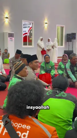 Alhamdulillah, bertepatan setelah acara peringatan Maulid Nabi Muhammad SAW, kami berkesempatan bersilaturahmi dengan sahabat-sahabat Ojol di Blitar. Kebersamaan sederhana ini menjadi pengingat bahwa menjaga keamanan dan kenyamanan kota adalah tugas kita bersama. Terima kasih atas semangat dan kontribusi teman-teman Ojol, mari terus bersinergi demi Blitar yang aman dan guyub.
