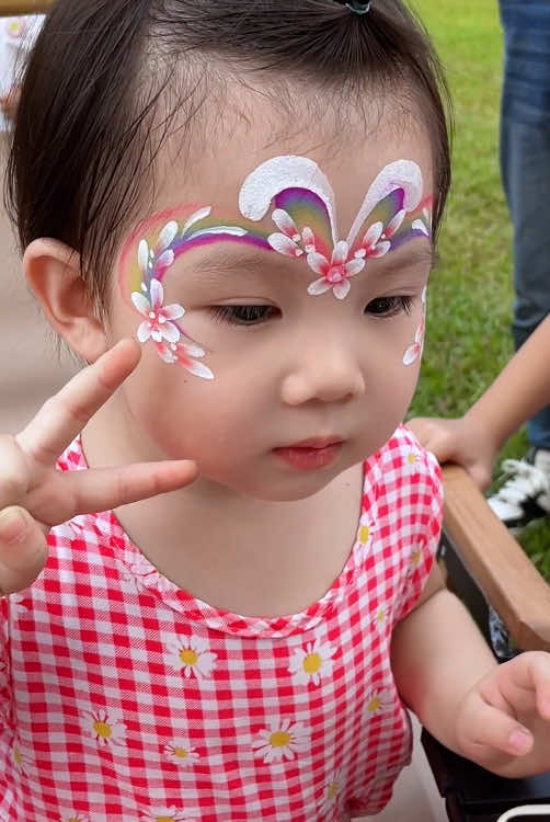 🐰🌸 Bunny and Flower Fairy Face Painting Embrace the magic of nature with this adorable Bunny and Flower Fairy design! Perfect for creating a whimsical, playful vibe at any event, this face painting brings together the charm of a cute bunny and the enchantment of a flower fairy. #BunnyAndFlowerFairyFacePainting #AnkaBella #CreativeArt #WhimsicalDesigns #EventFun #MagicalVibes