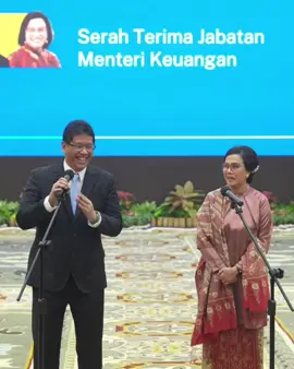 Menkeu Purbaya : Temen-temen Media Tolong Beri Saya Waktu untuk Bekerja dengan Baik. Nanti Kalau udah Beberapa Bulan, Baru Anda Kritik Habis-habisan. Ungkap Purbaya saat konferensi pers setelah serah terima jabatan dengan Sri Mulyani Indrawati, di Kantor Pusar Kemenkeu, Jakarta, Selasa (9/9/2025). • 📹 : Yt/ Kementrian Keuangan