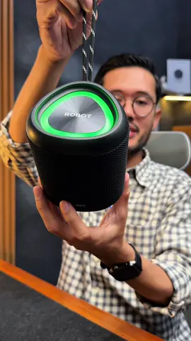 Membalas @corneltawas buruan yang tertarik dengan varian tertingginya langsung di beli aja yaa #spekerbluetooth #spekerrobot #rb120s #wibgajian 