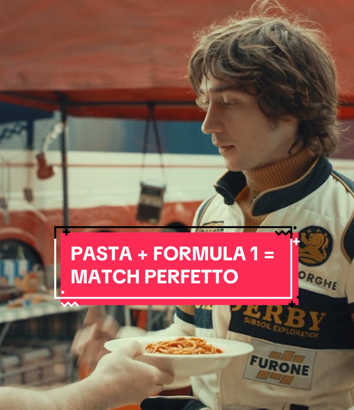 🏁🍝 Due simboli dell’Italia che corre nel mondo: la pasta e la Formula 1.  Abbiamo dato vita, come casa di produzione, alla nuova campagna @barilla che racconta la storia vera di Luigi “Pasticcino” Montanini, il cuoco che nei paddock degli anni ’70 e ’80 creava legami autentici attraverso un gesto semplice e universale: condividere un piatto di pasta.  Grazie alla fotografia di Paolo Carnera al lavoro di Le Pub e Publicis e alla consulenza di storici e professionisti della F1, abbiamo ricreato con autenticità l’atmosfera di un’epoca irripetibile. Perché a volte basta un piatto di pasta per raccontare una storia. E sentirsi come in famiglia. Executive Producer: Luca Orlando Line Producer: Barbara Brown Producer: Liza Fisher Foresi Assistant Producer: Luca Pietro De Rosa Production Manager: Francesco Narducci Production Coordinator: Simona Furoni                                            Post Producer:Tex Vfx: Edi Effetti Digitali Italiani #formula1 #ADCommercial #spot #ProductionCompany #Pasticcino 