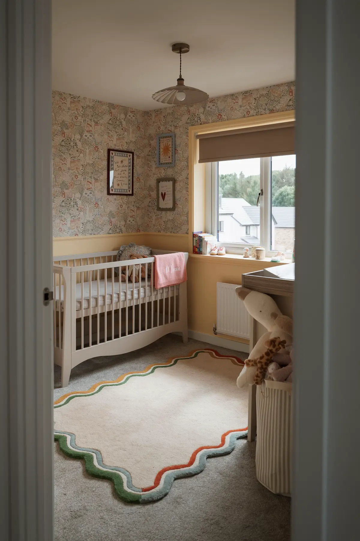 Just love all the little details in her room ✨ #babygirl #babynursery 
