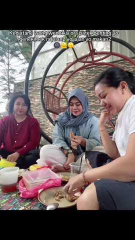 Si penting makan😜 #bahagiabersamamu #berjuangbersama #matursuwunperjuangane 