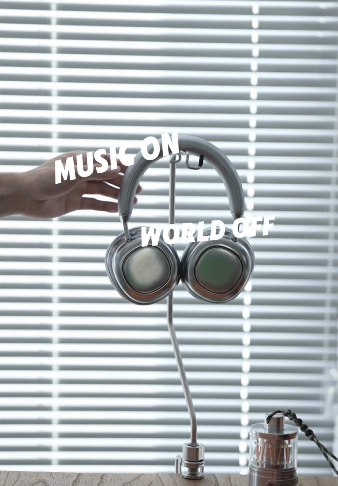 More than music,it’s self-expression. #touchscreen #smarttech #fashionista #wirelessheadphones #stylish #techlover #musiclovers #ergonomic #customizable #fyp #foru