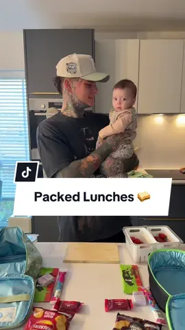 Sophia & Brodys lunches for today 🥪