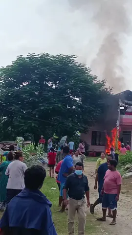 aaja rapti Nagar palika 4 ma meyar ko ghar ma Andholan gareko xa 