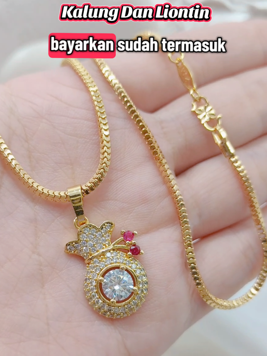 Kalung dan Liontin #perhiasan #aksesoris #kalungwanita #kalungliontin #kalung 
