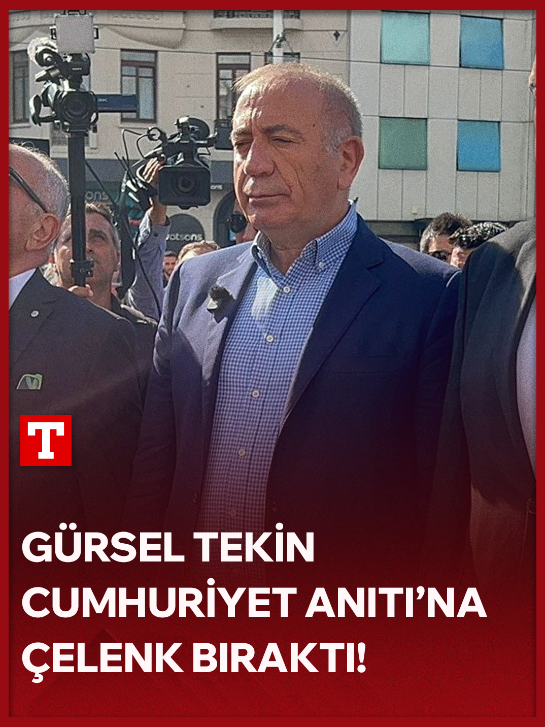 Mahkeme kararıyla CHP İstanbul İl Başkanlığı görevine getirilen Gürsel Tekin, Cumhuriyet Halk Partisi’nin kuruluş yıldönümü kapsamında Taksim’deki Cumhuriyet Anıtı'na gelerek çelenk bıraktı. #gürseltekin #cumhuriyetanıtı