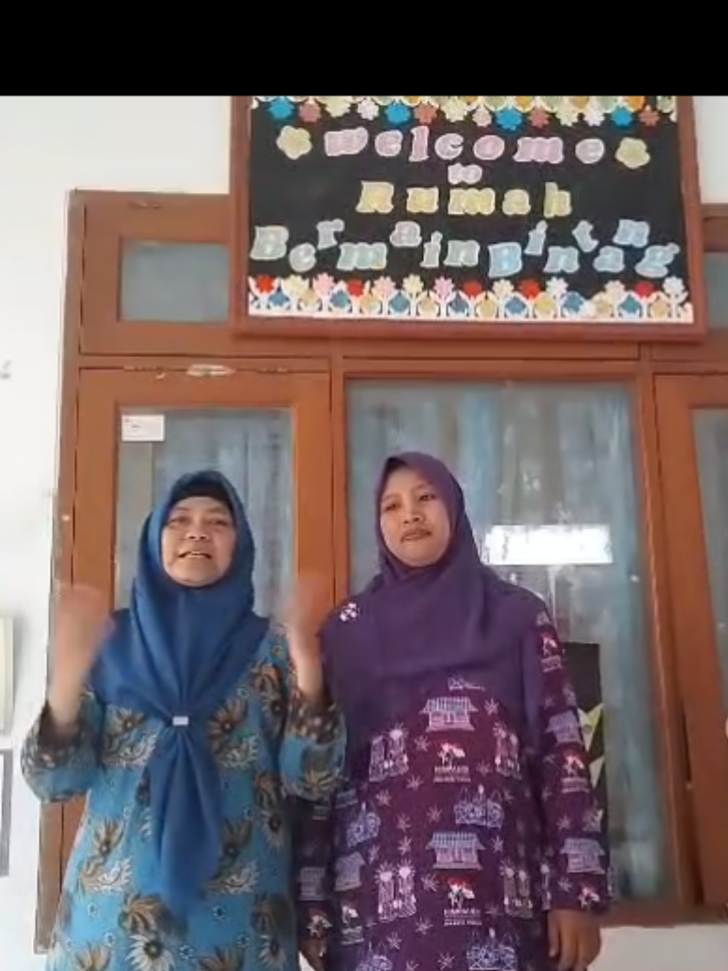 Komitmen Eko Patrio pada pendidikan. Sebagai anggota dewan, Eko Patrio tidak hanya sekadar duduk di gedung parlemen. Beliau sangat fokus membantu masyarakat, salah satunya dengan memberikan bantuan sarana dan prasarana kepada PAUD dan yayasan pendidikan. Ini adalah bukti nyata komitmennya dalam meningkatkan kualitas pendidikan anak-anak di Indonesia.  #ekopatrio #bantuwarga #PartaiAmanatNasional #bantupanganbanturakyat #zulkiflihasan