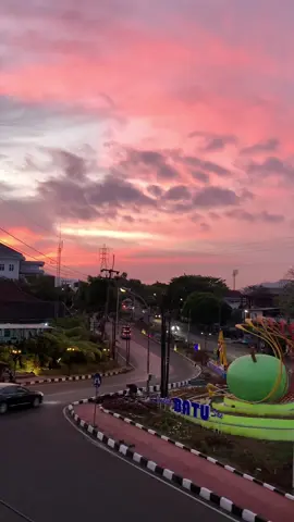ada kenangan apa di Kota Batu? view yg bisa dinikmati dari rooftop Akor GH 😍 #sunset #penginapanmurah #fyp #batu24jam #liburanseru 