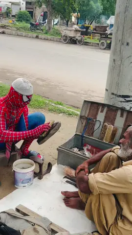 Spider-Man❌shoe polish ✅ #foryou #foryoupage #standwithkasmir #lahori_spiderman 