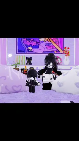 bailecito con mi mami @✨ ~ soy_moon ~ ✨  . . . baile:7 rings  . . . juego:rh dance studio  . . . CD: a quién le corisponde  . . . #viral_video #robloxx #tiktok #fyp #maria_enroblox 