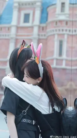 👭👭#CapCut #foryou #foryoupage #viralvideo @✨𝑺𝒖𝒏 𝒔𝒉𝒊𝒏𝒆 (｡♥‿♥｡)✨ @✨💞 #fyppppppppppppppppppppppp 