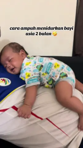 ga perlu pakai baby swing lagi guyss 🤣😅 @Wayan Aristana Prawira (Aris)  #baby #babylove #babytiktok #2monthsbaby #daddylife 