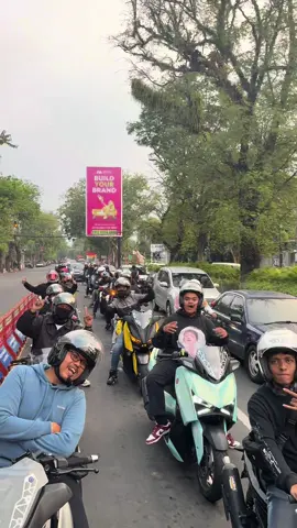 Rombongan nyeni semarang 🤩 #xmax250 #xmax #modifikasi #stancemax #xmaxindonesia 