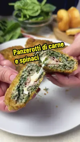 Far mangiare le verdure ai bambini non è sempre facile 😁ma con un po’ di fantasia si possono trasformare anche gli spinaci in un piatto goloso che conquista grandi e piccini 😍 Questi panzerotti di carne e spinaci sono la ricetta furba per eccellenza… E vedi che ti mangi ‼️ Ingredienti per 4 persone  Per l’impasto 400 g carne trita di vitello (manzo, pollo o tacchino) 250 g spinaci (freschi o surgelati) 1 albume 60 g parmigiano grattugiato q.b. sale Per il ripieno 40 g prosciutto cotto 100 g scamorza affumicata (o provola, mozzarella per pizza) Per impanare e cuocere 80 g corn flakes 2 uova q.b. olio extravergine d’oliva COTTURA: 1) PADELLA In una capiente padella antiaderente facciamo scaldare un po’ d’olio (non troppo, giusto quanto basta per oleare il fondo). Appena ben calda aggiungiamo i panzerotti di carne e spinaci e cuociamoli, a fuoco dolce, da entrambi i lati, girandoli delicatamente con una paletta. Ci vorranno circa 5 minuti per lato. 2) FORNO o FRIGGITRICE AD ARIA. In questo caso vi consiglio di passarli prima nella farina e poi nell’uovo sbattuto per evitare che si possano aprire in cottura. Disponiamoli su una teglia rivestita con carta forno ed irroriamoli con un filo d’olio. Cuociamoli in forno ventilato preriscaldato a 180° C per circa 20-25 minuti, girandoli a metà cottura. In friggitrice ad aria a 170° C per circa 15-20 minuti. #ricetteperbambini #sogood #famiglia #cucinare  