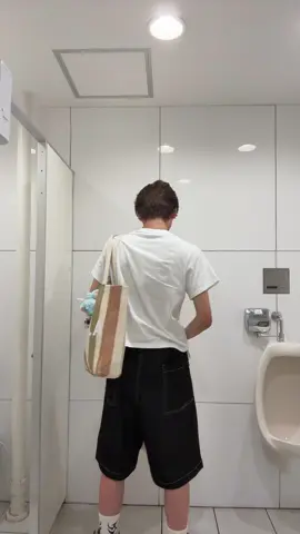 トイレ中でも抗えなかった。。 #かなと枠 #ACELERADA #河村叶翔 