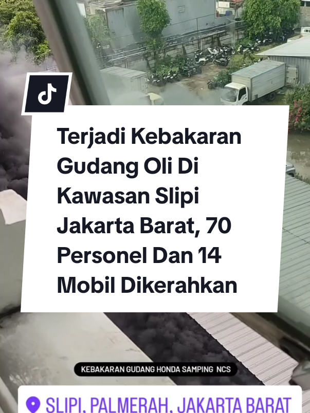 Kebakaran melanda sebuah bangunan yang merupakan gudang oli di Jalan Brigjen Katamso Kelurahan Slipi, Kecamatan Palmerah, Jakarta Barat, Selasa (9/9/2025).  
