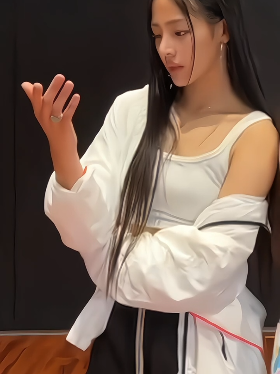 : ୨୧, ౨ৎ 𐙚 || #MINJI Fancam! || Please comment 