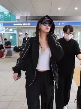 #rosé #airport #fyp #fancam 