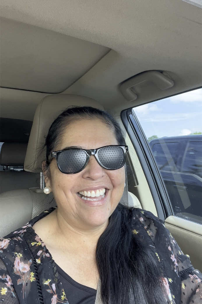 Me puse mis lentes y me fui a la iglesia 😎QUE LOCURA !!Todos  están hablando de estos MARAVILLOSOS #lentes ! Que te ayudan a leer mejor y mejorar tu visión incluso dependiendo tu condición a regenerar tu visión Realmente yo no vendo ! Estaba contando mi experiencia cuando los use! #miexperiencia #mejoratuvision #miopia #lentes #iglesia #vamonosalaiglesia #yaagarrastelostuyos? #getyours