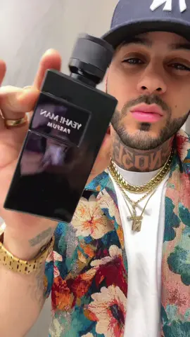 Damn this smells good 👍🏼🔥💯 #tiktokshop #colonge #men #wow #funnyvideos 