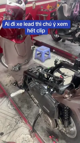 Chia sẻ cho ai đi xe lead ..