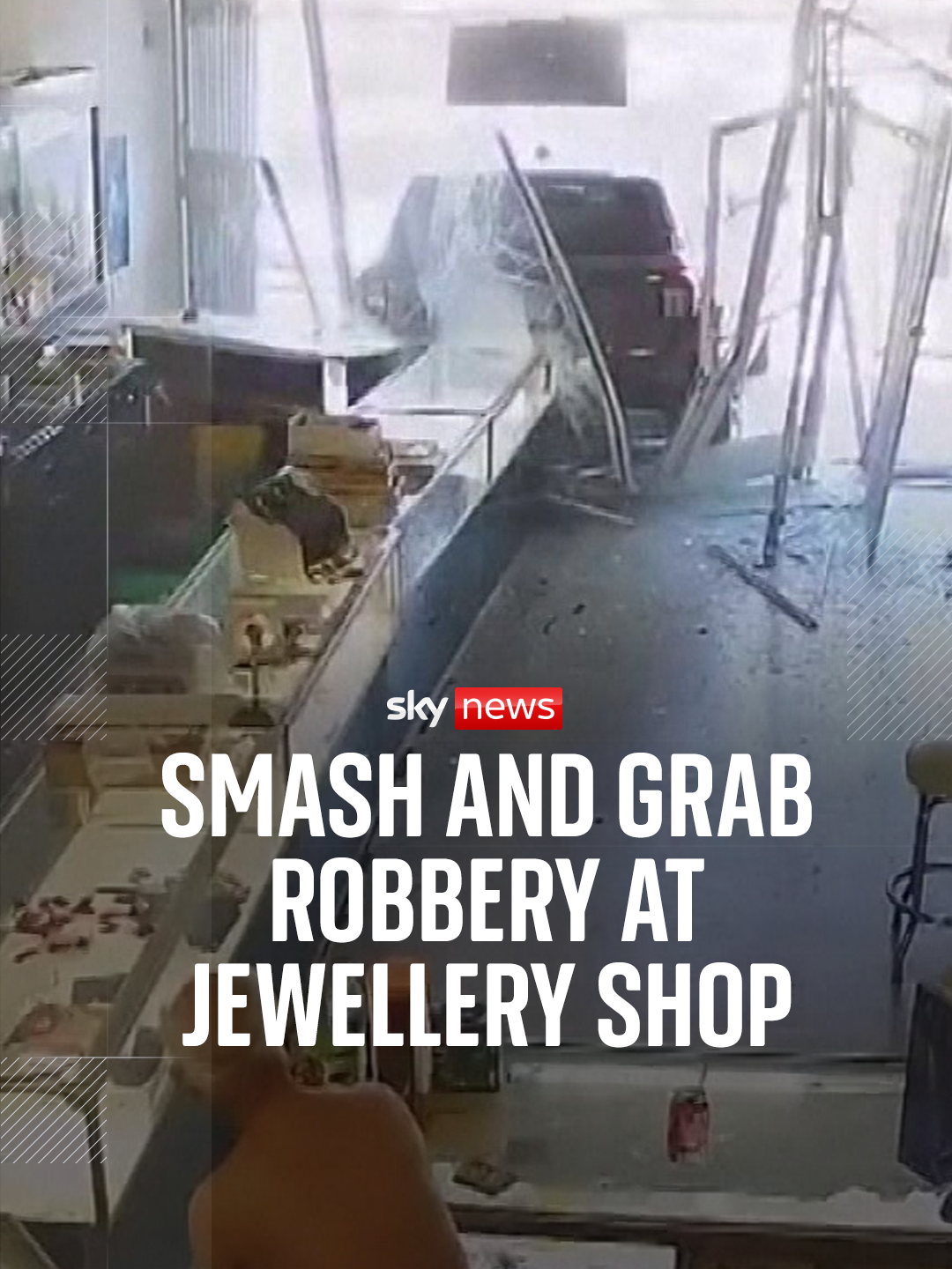 More than 15 thieves forced their way into the jewellery store in the Californian city of San Jose. The 88-year old owner reportedly suffered a stroke during the ordeal #sanjose #california #robbery