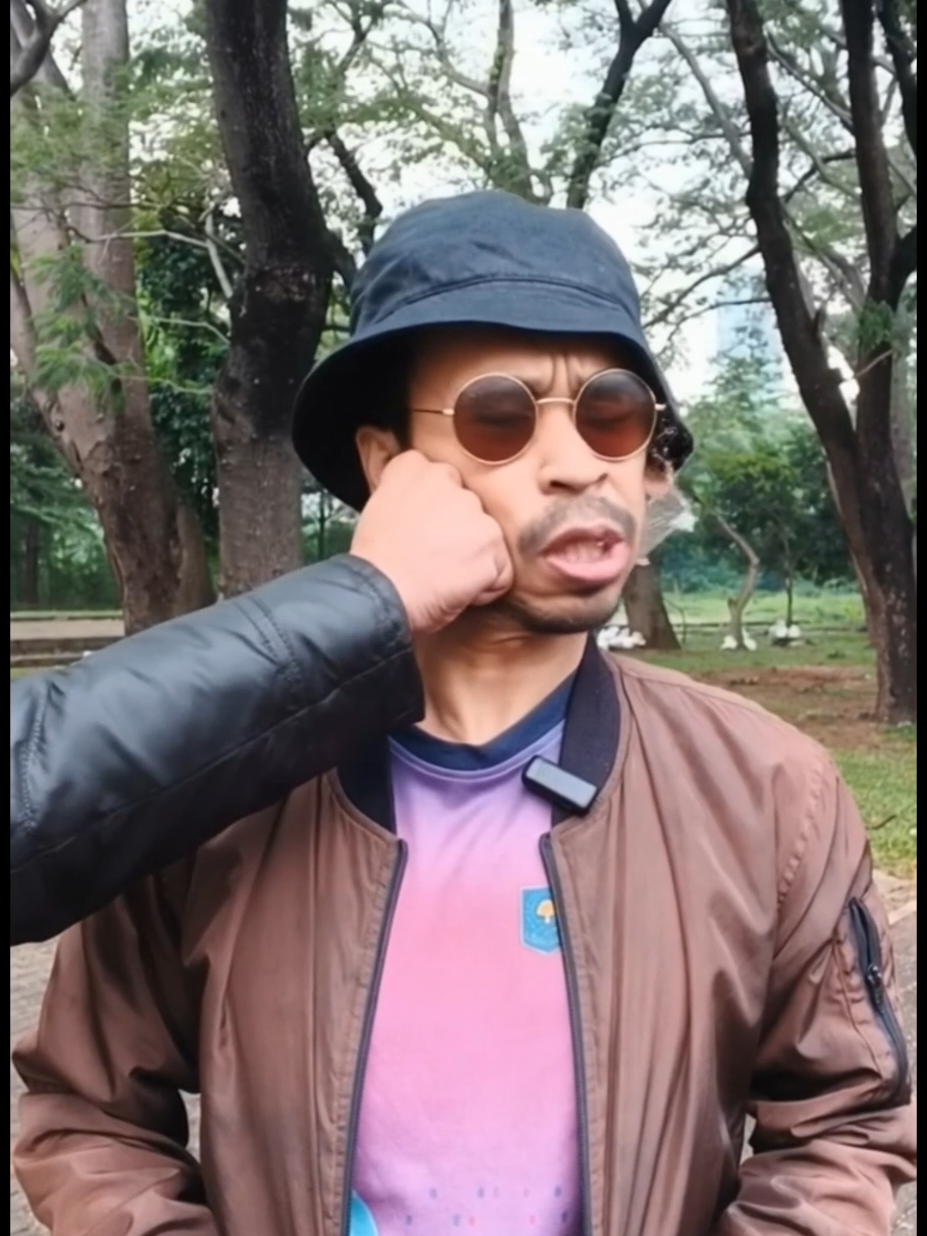 Cara membuat konten seperti ditinju / face punch