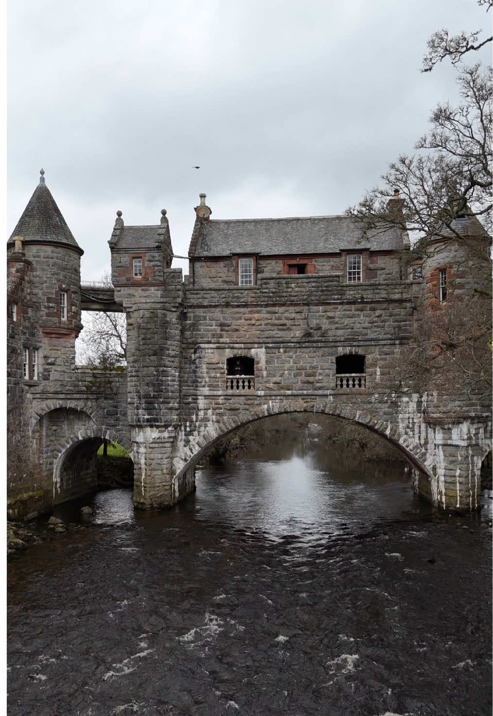 Scotland 🏴󠁧󠁢󠁳󠁣󠁴󠁿 The locations in order as they appear: 1. The Bridge House 2. Castle Girnigoe Sinclair 3. Elgin Cathedral  4. Gearrannan Blackhouse Village 5. Dunrobin Castle 6. Eilean Donan Castle 7. Castle Fraser 8. Duntrune Castle 9. Carbisdale Castle 10. Caerlaverock Castle 11. Kilchurn Castle 12. National Wallace Monument  #Scotland #travel #castle #beautifuldestinations #outlander 