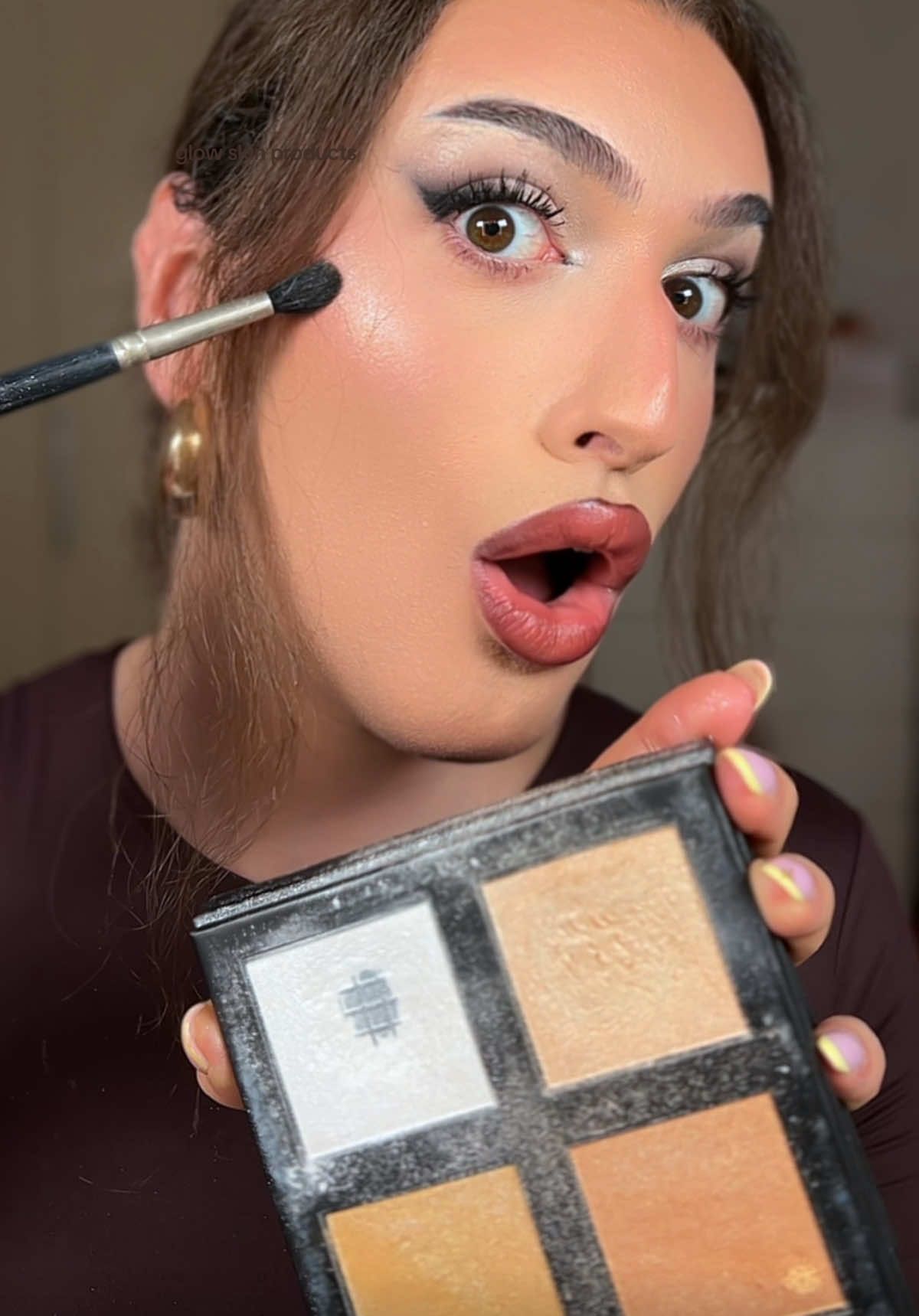 Se parliamo di glowy makeup , questo è l’ illuminante migliore che ho in assoluto 🤩 Per me è uno dei top glow skin products ✨ #glowingskin #beautytips #makeuphack #beautyfinds 