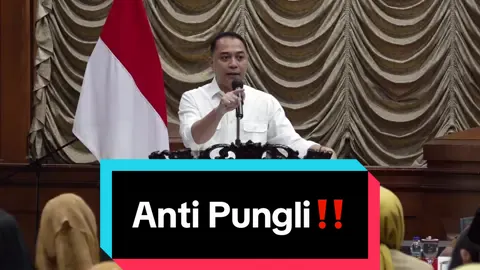 Setelah menemukan pungli di kelurahan, Pak Eri langsung mengumpulkan dan memberi pengarahan kepada kepala Perangkat Daerah (PD) se-Pemkot Surabaya.  Dalam pengarahan ini Pak Eri memberikan peringatan keras meminta semua kepala PD untuk membuat surat pernyataan siap dicopot jabatan jika ditemukan adanya pungli.  Jika menemui kendala serta permasalahan seputar pelayanan Pemkot Surabaya bisa langsung sampaikan melalui Wargaku yaa, Rek.  Kamu juga bisa melaporkannya melalui Whistleblowing System Kota Surabaya di WhatsApp +62 811-3115-7777 atau website wbs.surabaya.go.id  jika menemui dugaan pungli atau penyalahgunaan wewenang.  #BanggaSurabaya #SapawargaSby 