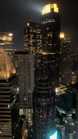 City Light nya juara!!! Ini di Jakarta! Yuk klik lokasi dan booking untuk dapetin harga promo’y 😉 #citylights  #citylightsjakarta  #jakarta  #staycation 