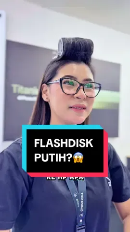 wahh… ada apa dengan Flashdisk putih?!😱🤔 #c#cyruscelli#iphonemurahbandungi#iphonebandungbandung  