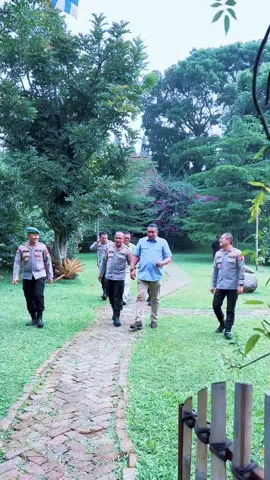 Alhamdulilah... Silaturahmi Bersama  Kapolda Jawa Barat, Irjen Pol. Rudi Setiawan. Ini Kami Lakukan Untuk Mempererat Sinergi Dan Bersama-sama Menjaga Keamanan Dan Kondusifitas Wilayah Kabupaten Bogor Dan Jawa Barat... SALAM BOGOR ISTIMEWA 🇲🇨 KUTA UDAYA WANGSA.