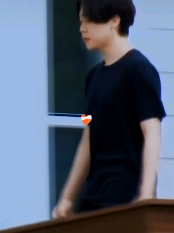 entah lah, kenapa suara itu masih terngiang terus, mungkin waktunya untuk melupakan mu 😔🥺, tolong jangan hujat aku , rasanya masih sakit 😔😔🥺🥺#jimin #bts #bighit_official_bts #fyp 