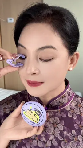 3秒戴出媽生太陽花！免膠水磁吸睫毛+眼線二合一，懶人早八神器。告別膠水黏膩感！磁吸睫毛輕盈捲翹，一捏卸妝不傷睫，敏感眼衝#假睫毛 #磁吸睫毛