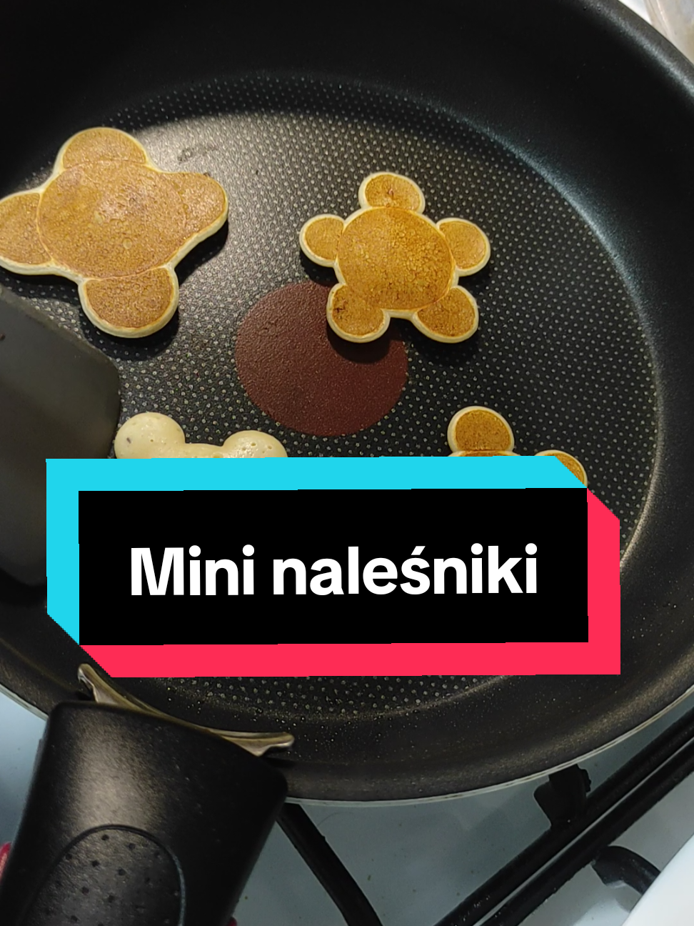 Mini naleśniki do lunch boxa  2 szkl.mąki  2 serki wysokobiałkowe  1/2 szkl.gazowanej wody  1 szkl.mleka  1 jajko  #nalesniki #sniadanie #dladziecka #food #foodporn  @DJ GREG MORPH 