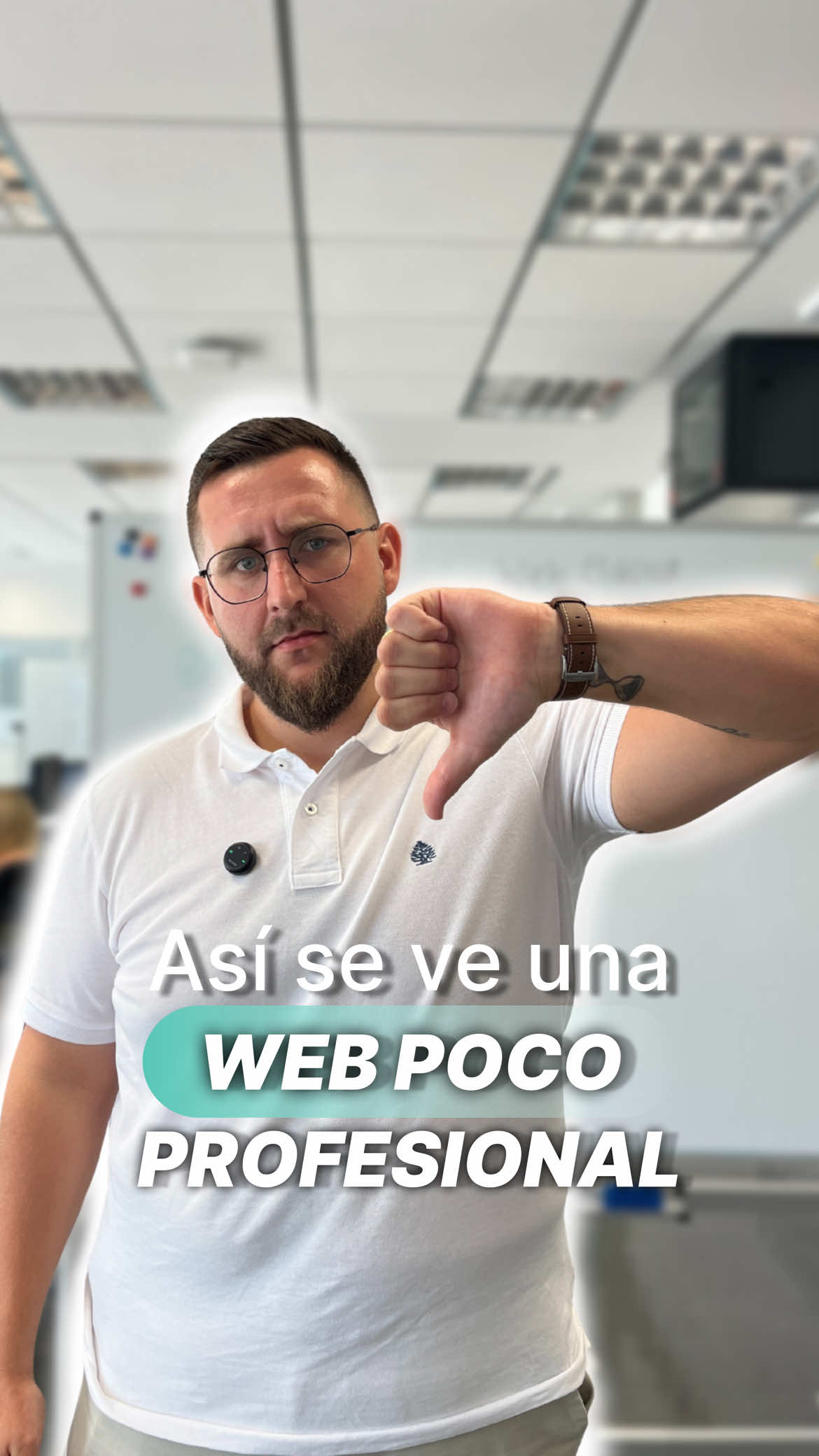 ¿Por qué tu página web no se ve profesional? 🤔 Muchas veces no es el diseño, sino pequeños detalles los que hacen que tu web se vea poco confiable. En este video te mostramos 5 errores comunes que hacen ver tu página web poco profesional 