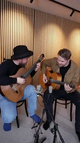 I believe we should all do our best to walk on the sunny side of the street… or at least give it a try!☺️🎶 @Lucas Brar #guitar #guitartok #jazz #duo #swing 
