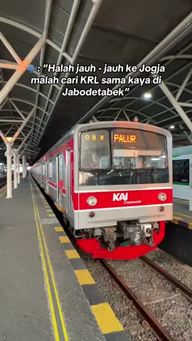 Hal tersebut tidak akan terjadi di KRL Jabodetabek, kapan lagi cowok merasakan mengintip dunia masinis KRL bekerja. #krlcommuterline #jr205 #krljogja #cabride #fyp 