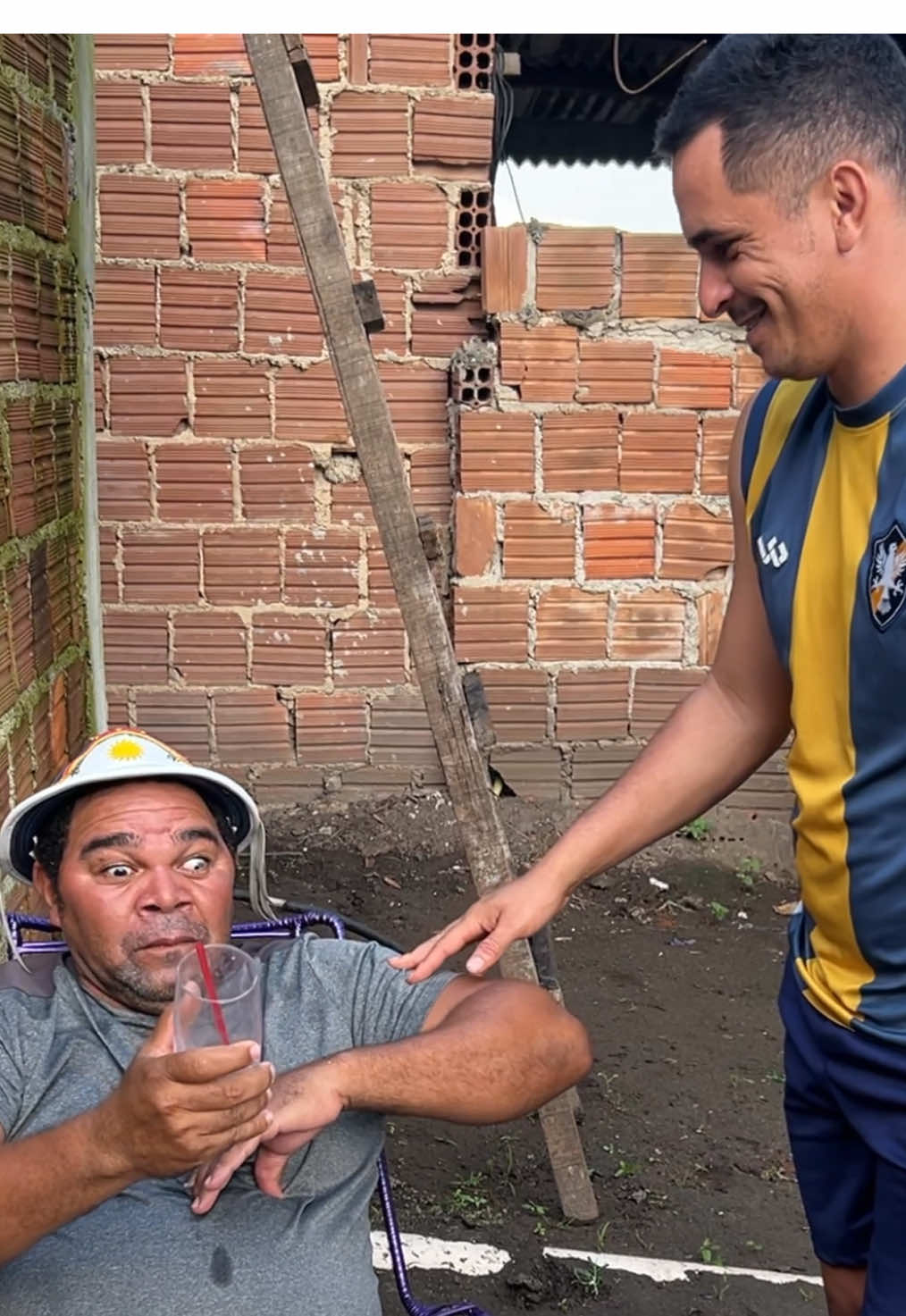 TIZIU E ERICK TROLOU O GALO 😂😂😂😂😂😂😂😂😂😂 #humor #comedia #original #videoviral #top @Beto tiziu @erickebetoziu 