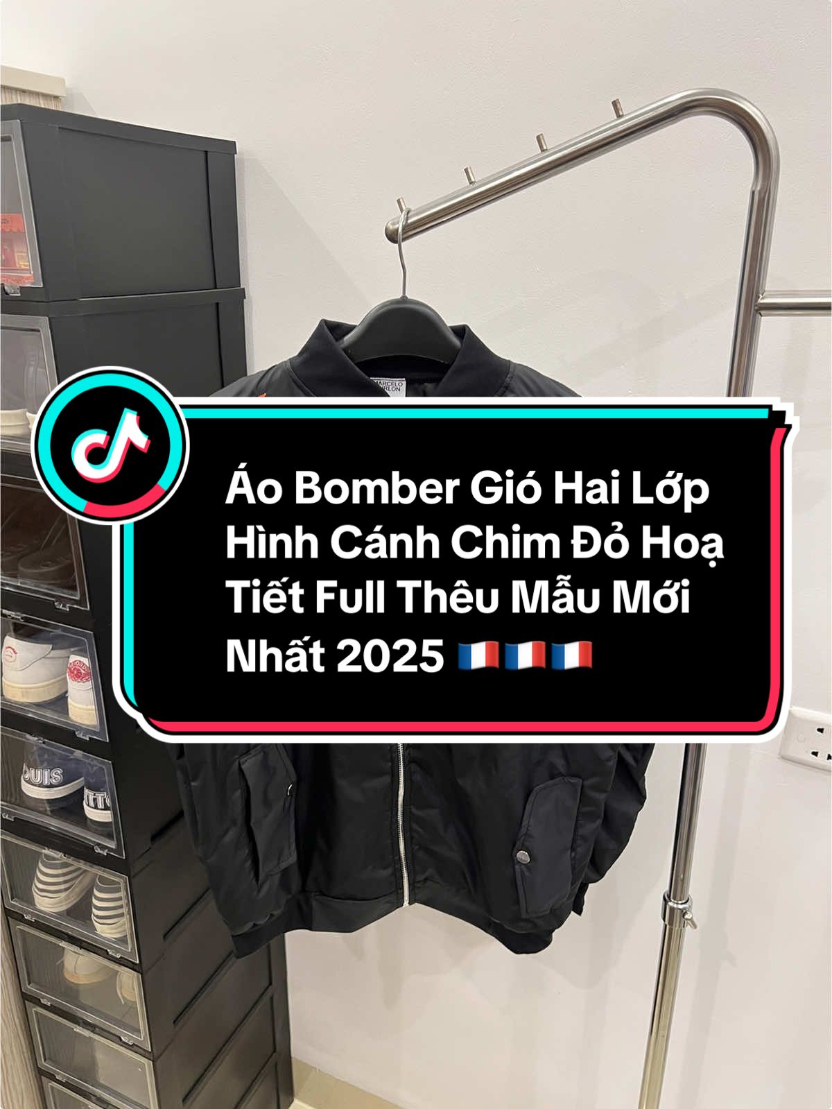 Siêu Phẩm Áo Bomber Gió Hai Lớp Hình Cánh Chim Đỏ Hoạ Tiết Full Thêu Mẫu Mới Nhất 2025 🕊️🇫🇷 . Riêng Mã Này Bên Em Làm Chuẩn Từ Khoá Hãng BurLon - Thêu Xịn 😎 . Anh Em Mua Sớm Đầu Mùa Đông Giá 1XX Nhé 😰. Mọi Người Mua Hàng Ấn Vào Giỏ Hàng TikTok Em Nhé 🛍️🛒#bombermarceloburlon#bombercanhchim#marceloburlon#hot  