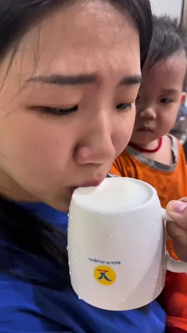 Trêu đùa với với vợ con rất là vui. #titbeo #trangathanh #LearnOnTikTok #reviewanngon #fyp 